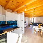 Apartment Aida *